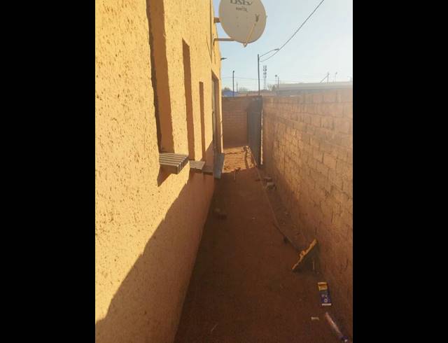 3 BEDROOM HOUSE FOR SALE IN MOLELEKI